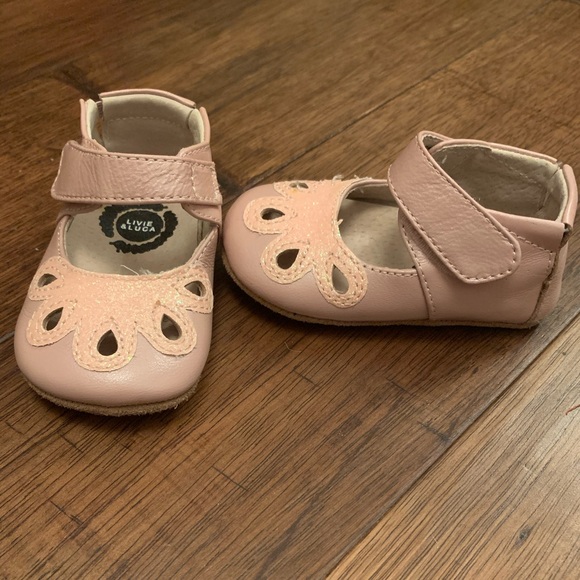 livie and luca first walkers